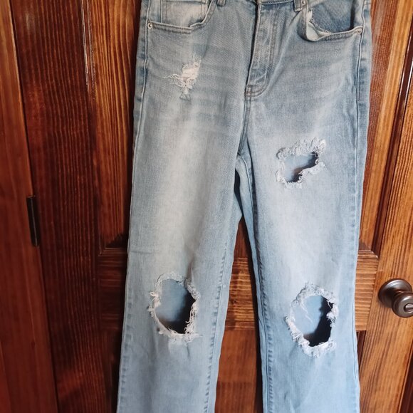 Rue 21 Size 3 holey jeans - Picture 3 of 6